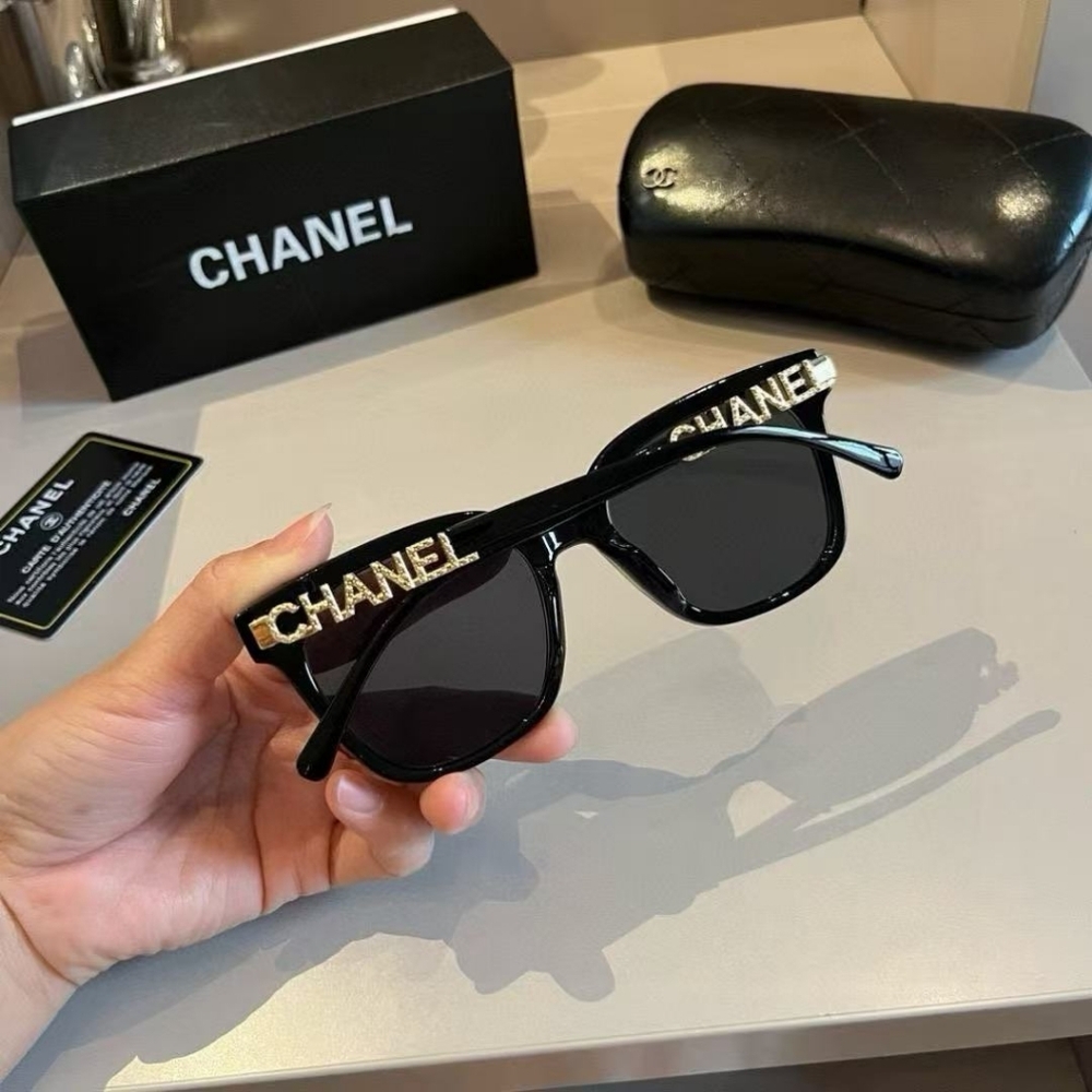 Chanel Black Square Sunglasses - Picture 7 of 8